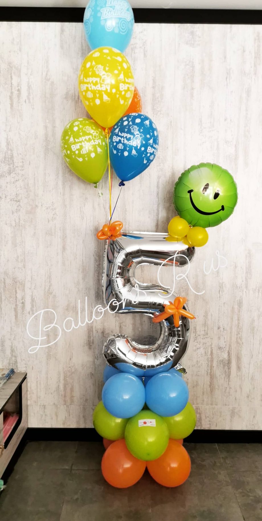 BIRTHDAY STAND
