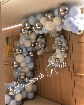 circle balloons with organic arch