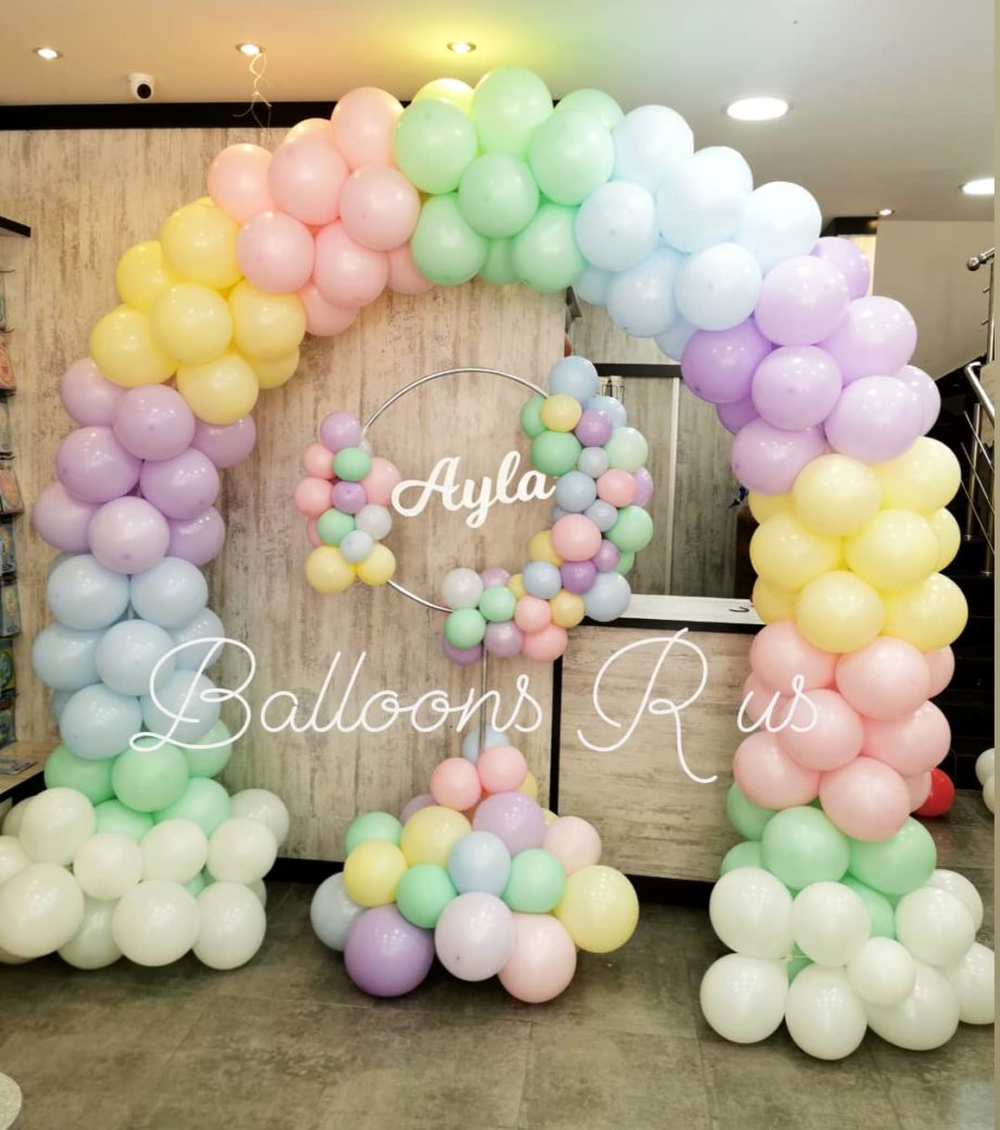 pastel arch with circle stand