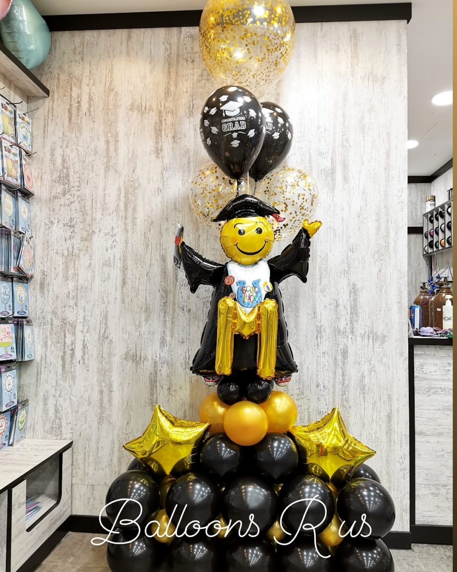 GRADUATION STAND WITH SMALL LETTER