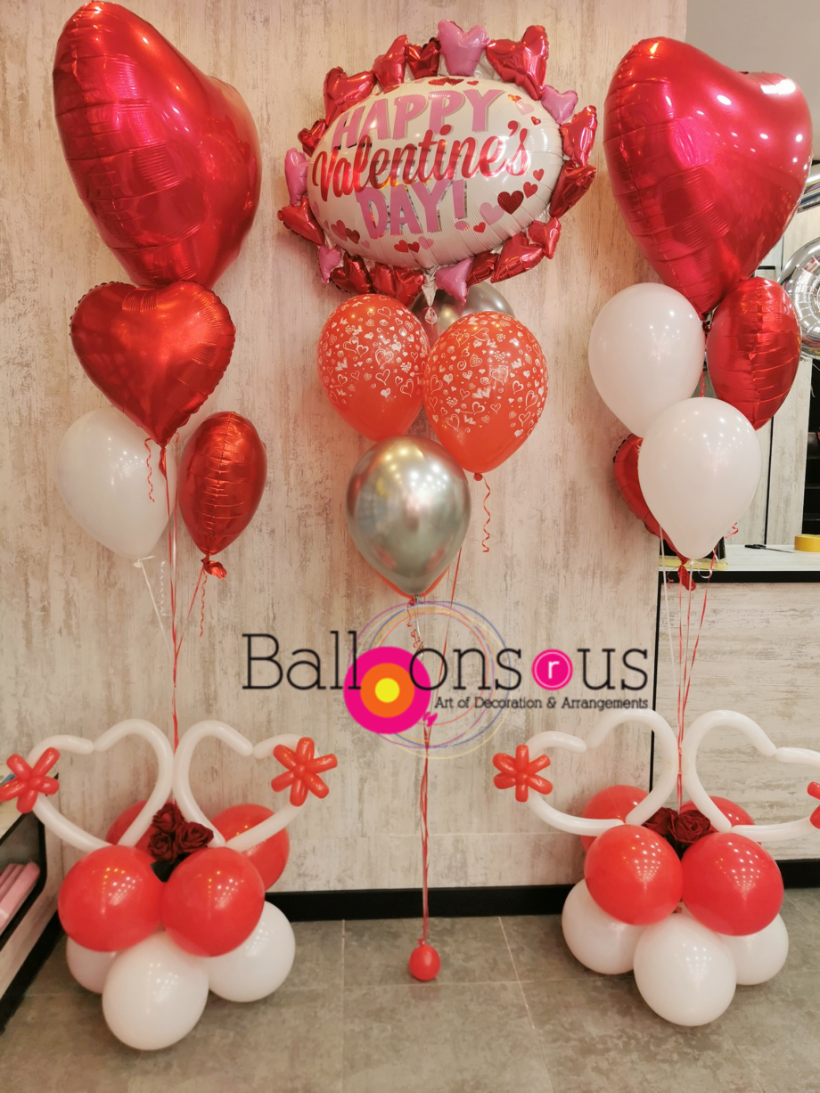 3 STANDS OF BALLOONS WITH BIG HEART