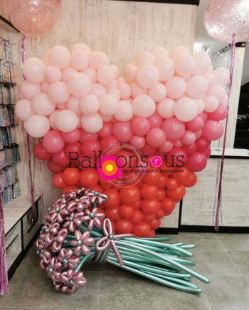 BIG HEART FORM BALLOONS WITH LARGE FLOWERS OF CHROME BALLOONS AND 2 CONFETTI