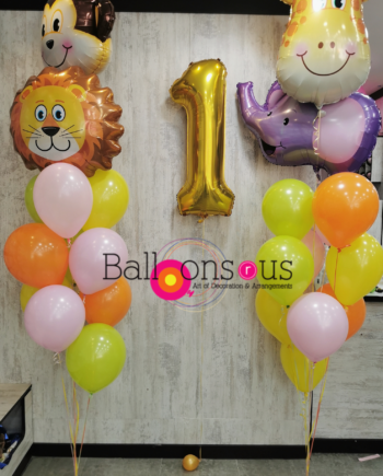first birthday with animals bunches