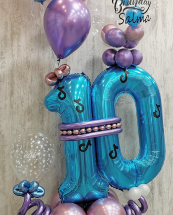 TIKTOK BIRTHDAY ARRANGEMENT WITH CUSTOMIZED BALLOON