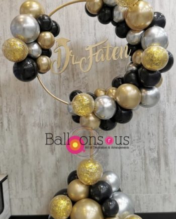 circle of balloons with name